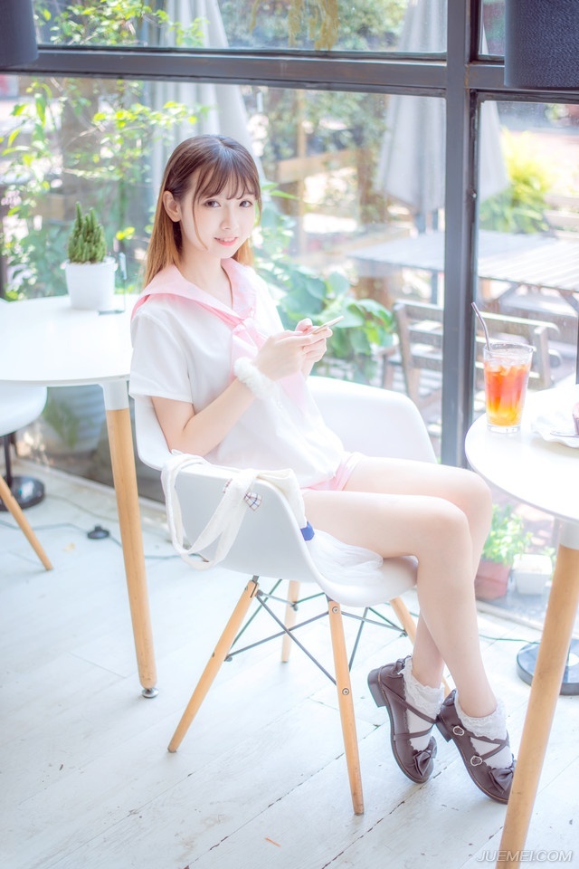 人之所以悲伤,是因为我们留不住岁月;而更无法面对的是有一日,青春,就这样消逝过去。